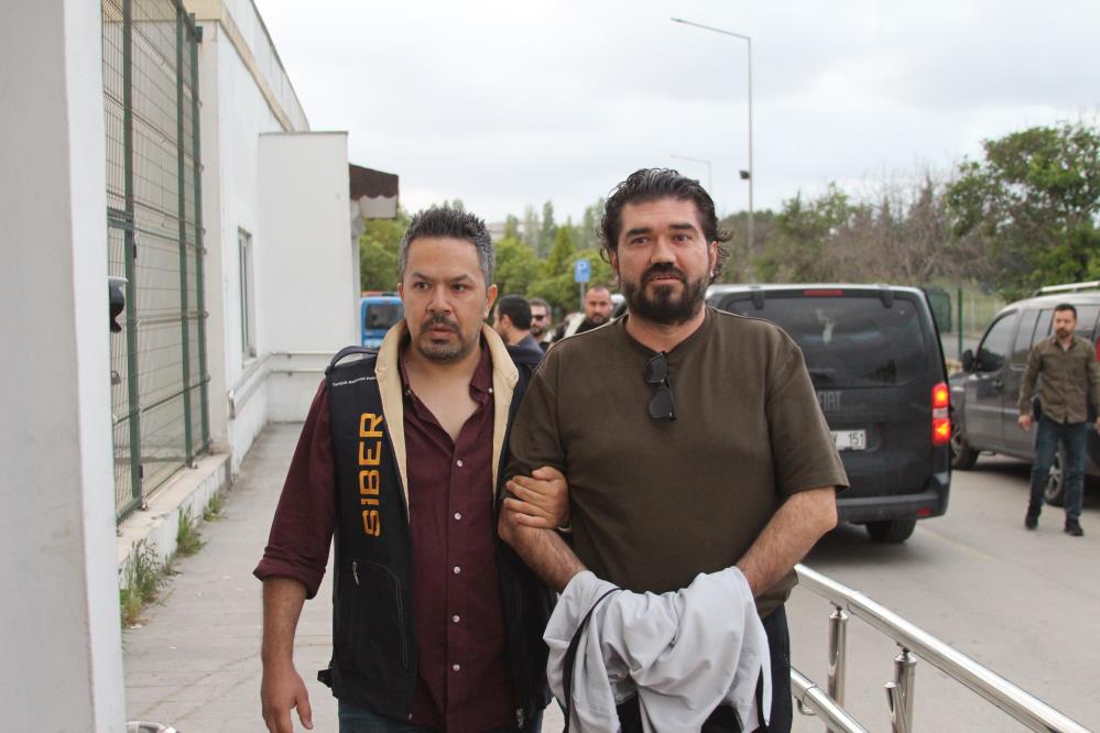 Gözaltına alınan Rasim Ozan Kütahyalı Adana’ya getirildi 