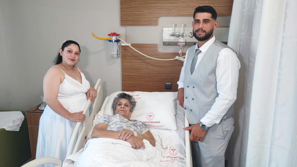 Gelin ve damattan ağlatan ziyaret