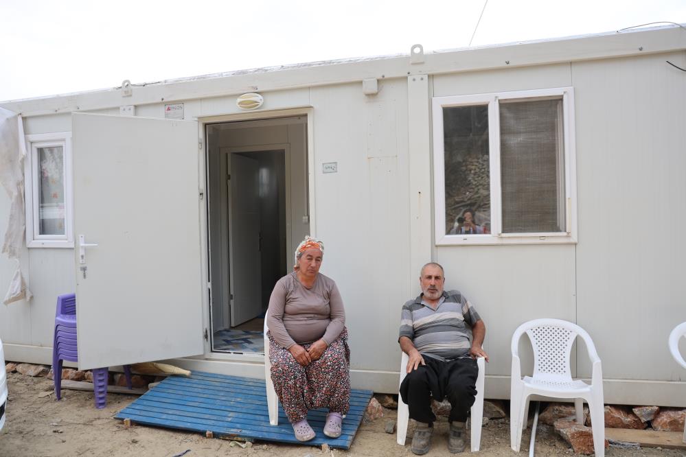 Kozan’da mağdur ailelere konteyner desteği