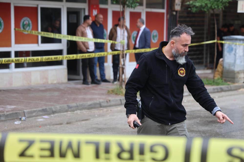 Kozan'da tekel bayisine silahlı saldırı