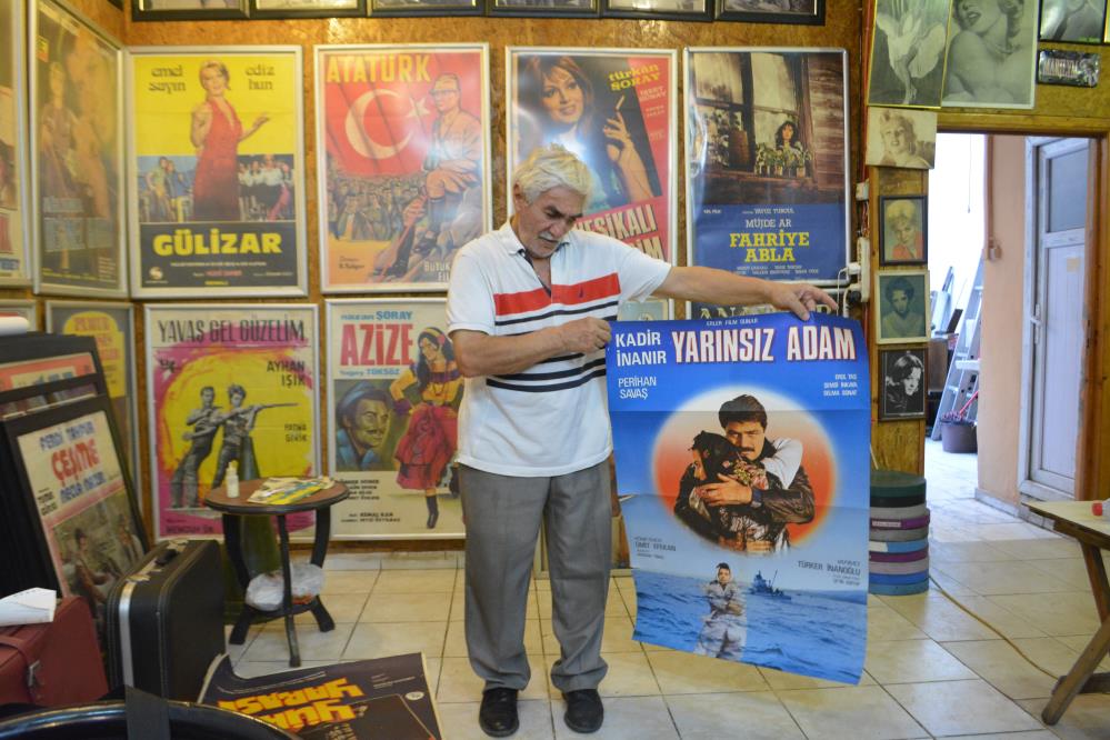 Adana'da Kadir İnanır anısına ücretsiz sinema gösterimi