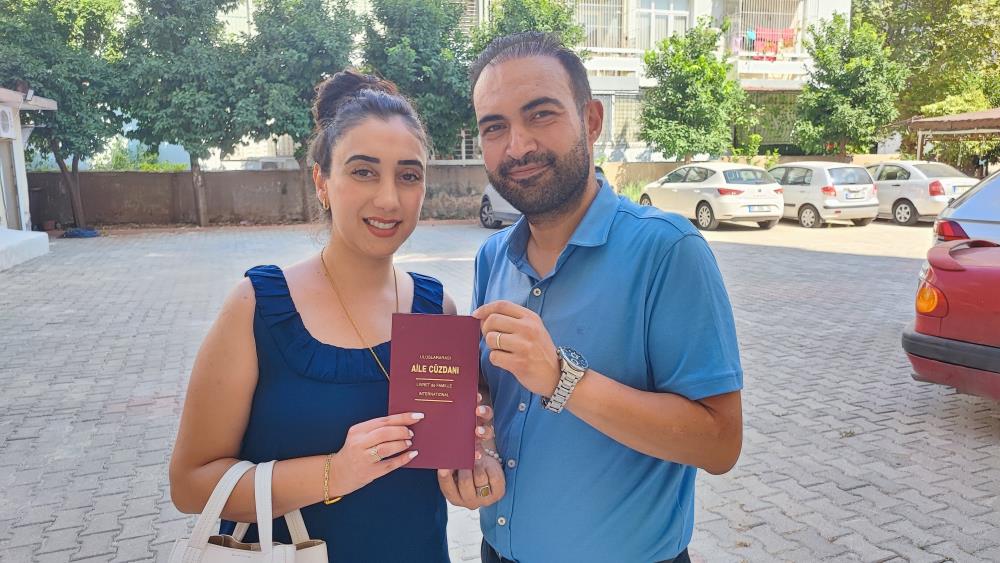 Öğretmen çift dolmuşu gelin arabası yaptı