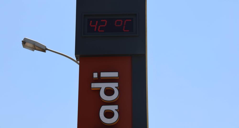 Adana sıcak hava nefes almıyor! Termometreler gölgede 42, Güneşte 50 derece