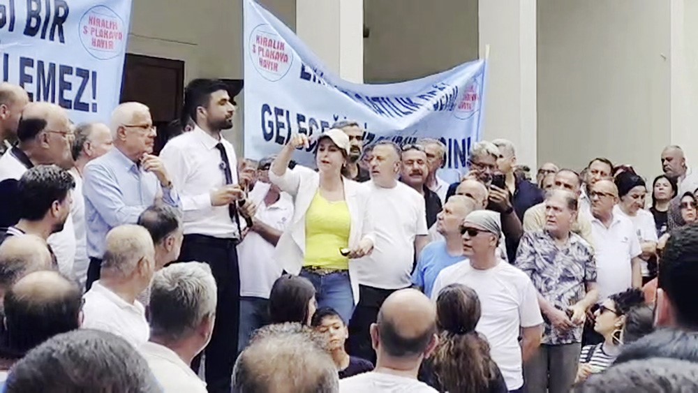 Adana Büyükşehir'de 'S plaka' gerilimi: Şoför esnafına biber gazlı müdahale