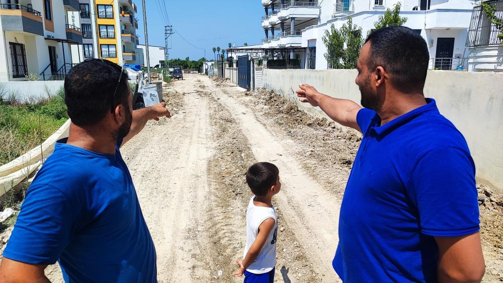 ASKİ yapmayınca, vatandaşlar kanalizasyon hattını kendi imkanlarıyla döşedi
