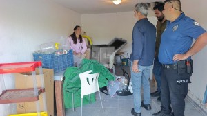 Hırsızlık ihbarına giden polis 5 aylık bebekle annesini buldu