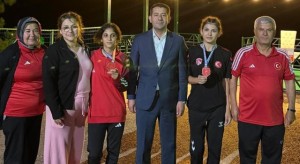 Genç güreşçiler Feke’nin gururu oldu
