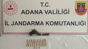 Ceyhan'da kaçak silah operasyonu