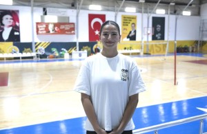 Voleybol kursunda keşfedildi, milli takıma kadar yükseldi
