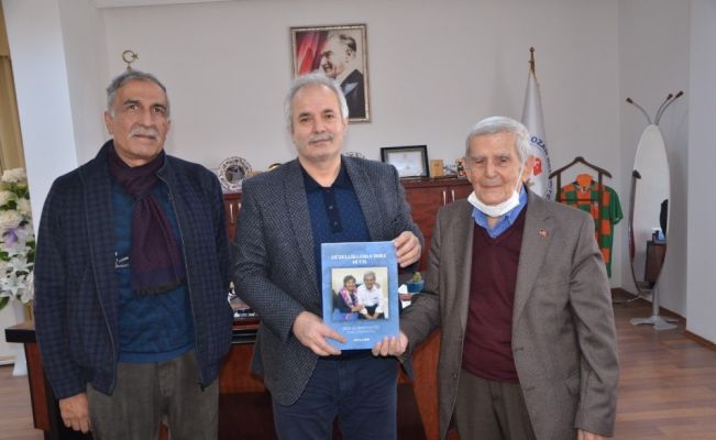 Prof. Dr. Saygılı, “Güzellikler Dolu 42 Yıl kitabı ile gençlere hoşgörüyü anlattı