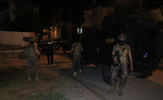 Tartıştığı şahıslara ateş açarken sokakta oynayan çocuğu vurdu