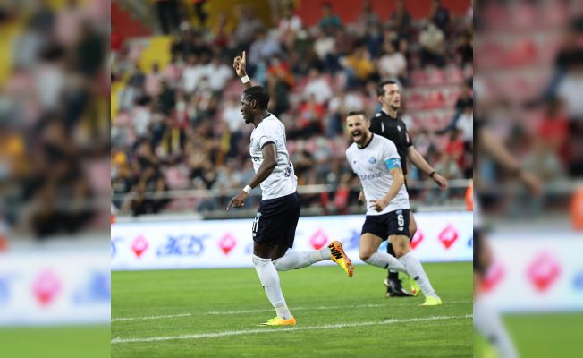 Siftahl Akintola’dan, Asist Balotelli’den