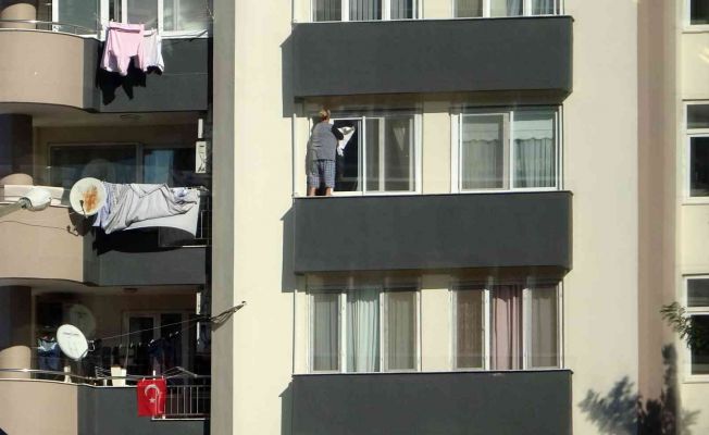 Pencerede ölümüne temizlik