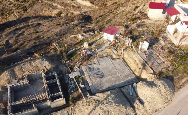 Adana’da yanan 21 ev yeniden inşa ediliyor, ormanlık alan yeşeriyor