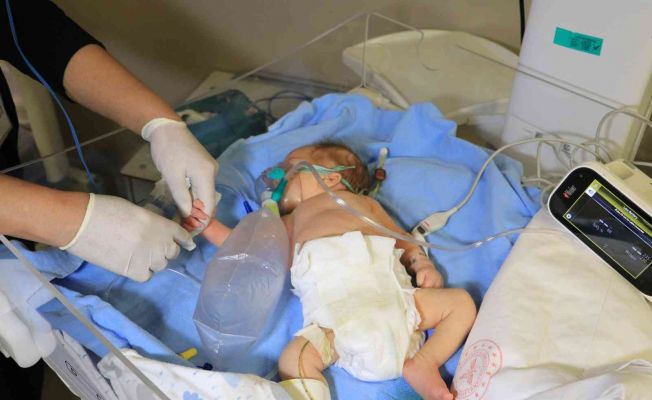 Ambulans helikopterle Adana’ya getirilen minik Ahmet’in durumu iyi