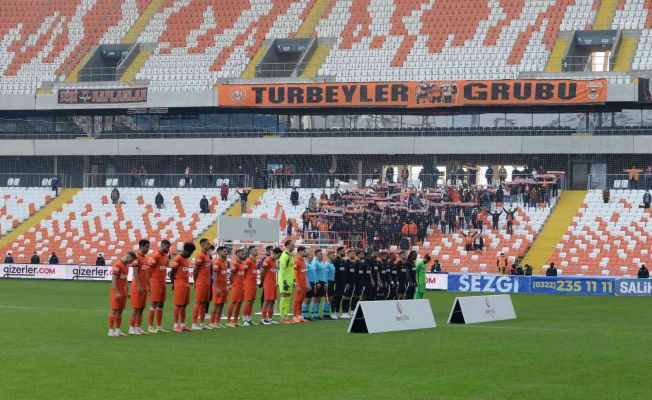 Spor Toto 1. Lig: Adanaspor: 0 - Ankara Keçiörengücü: 1 (İlk yarı)