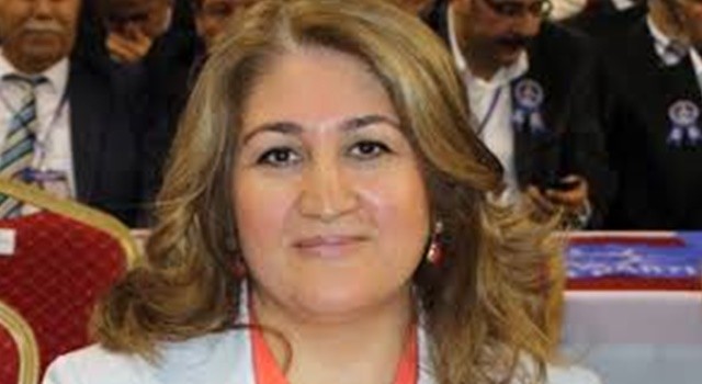 Ak Parti'de sürpriz istifa kulisleri karıştırdı