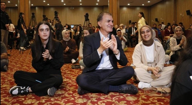 Ömer Çelik'ten Kılıçdaroğlu'na "Birileri ona seçimin Türkiye'de olduğunu hatırlatmalı"