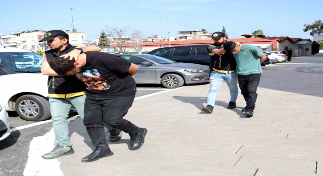 Taksi bulamayınca, cip çalıp onunla da kaza yaptılar