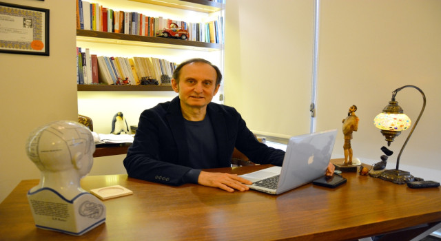 Dr. Sabri Yurdakul Kimdir?