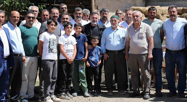 AK Parti Adana İl Başkanı Dağlı, Tufanbeyli’de vatandaşları dinledi