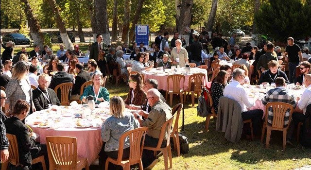 Vali Köşger Sosyal Medya Fenomenlerine Öncülük Etti