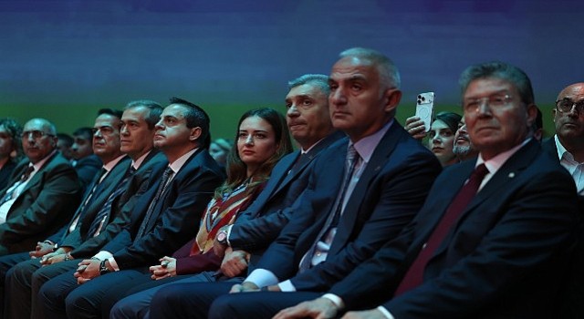 Büyükşehir Belediyesi Başkan Vekili Özdemir Resort Turizm Kongresi’ne katıldı