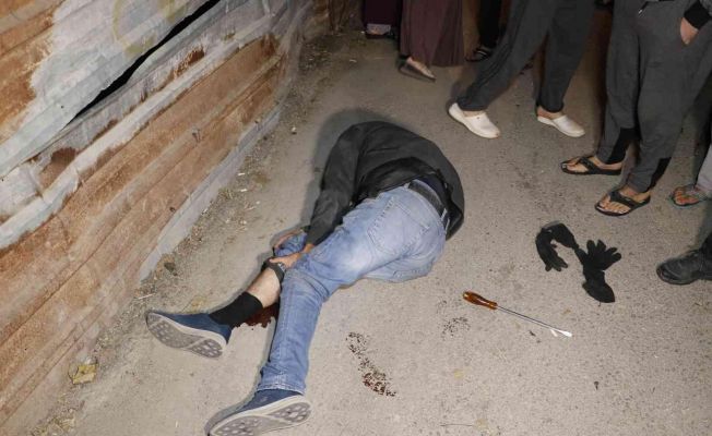 Balkondan kaçmak isterken 3’üncü kattan aşağı düştü