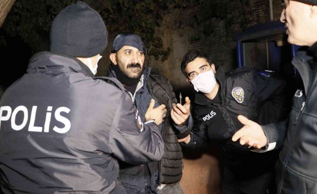 Dini nikahlı karısını otele başkasıyla girdiğini görünce bıçaklayarak ağır yaraladı