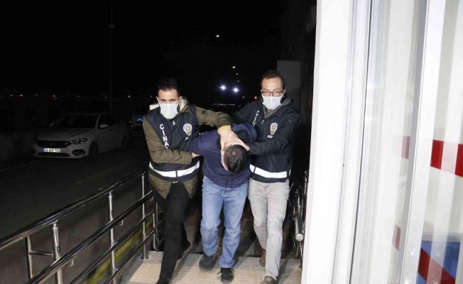 Adana’da kızı araçta uğradığı silahlı saldırıda ölen kişinin şüphelileri Mersin’de yakalandı