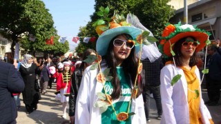 Portakal Çiçeği Karnaval coşkusu Kozan’ı da sardı