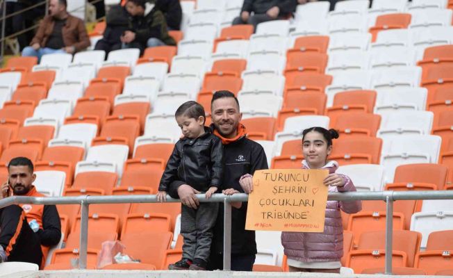 Spor Toto 1. Lig: Adanaspor: 0 - Manisa Futbol Kulübü: 0 (İlk yarı)