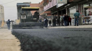 Yüreğir’de 3 yılda 261 bin ton sıcak asfalt döküldü