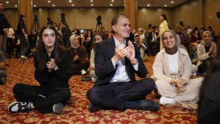 Ömer Çelik'ten Kılıçdaroğlu'na "Birileri ona seçimin Türkiye'de olduğunu hatırlatmalı"