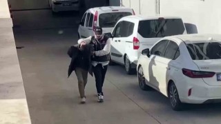 Adana’da sokakta uyuşturucu satan 3 kişi tutuklandı