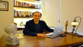 Dr. Sabri Yurdakul Kimdir?