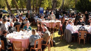 Vali Köşger Sosyal Medya Fenomenlerine Öncülük Etti